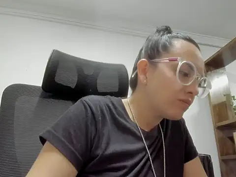 Snapshot of dalila_macherano1 chatting on October 24, 2025, 7:32 pm dalila macherano1 online show from October 24, 2025, 7:32 pm