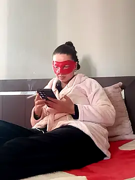 Snapshot of Maskelihatun chatting on February 28, 2026, 2:18 pm Maskelihatun online show from February 28, 2026, 2:18 pm