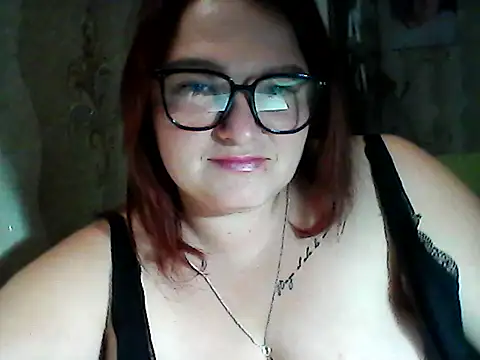 Snapshot of AngelQSky chatting on November 2, 2025, 9:17 pm AngelQSky online show from November 2, 2025, 9:17 pm