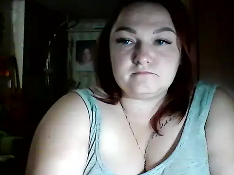 Snapshot of AngelQSky chatting on November 19, 2025, 8:42 pm AngelQSky online show from November 19, 2025, 8:42 pm