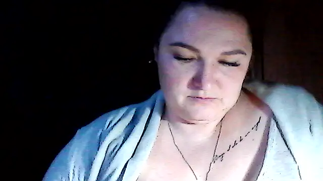 Snapshot of AngelQSky chatting on November 23, 2025, 1:11 pm AngelQSky online show from November 23, 2025, 1:11 pm