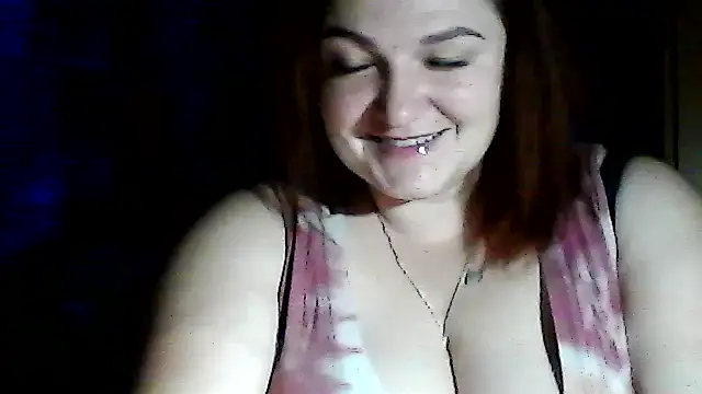 Snapshot of AngelQSky chatting on November 28, 2025, 8:33 pm AngelQSky online show from November 28, 2025, 8:33 pm