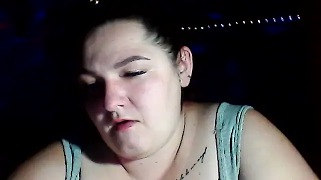 Snapshot of AngelQSky chatting on December 1, 2025, 8:25 pm AngelQSky online show from December 1, 2025, 8:25 pm