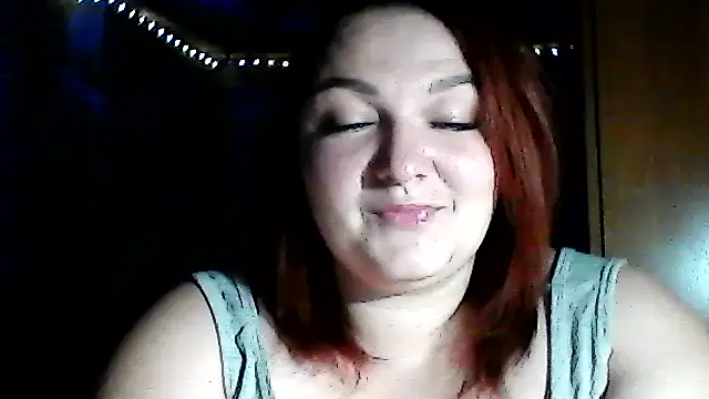 Snapshot of AngelQSky chatting on December 3, 2025, 5:00 pm AngelQSky online show from December 3, 2025, 5:00 pm