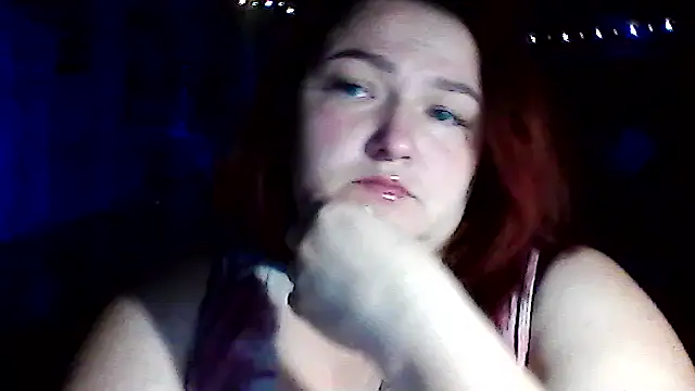 Snapshot of AngelQSky chatting on December 17, 2025, 6:03 pm AngelQSky online show from December 17, 2025, 6:03 pm