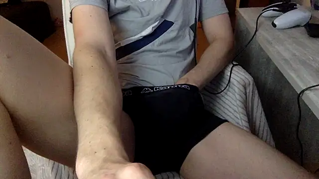 Snapshot of Breezydicksn chatting on October 27, 2025, 4:44 pm Breezydicksn online show from October 27, 2025, 4:44 pm