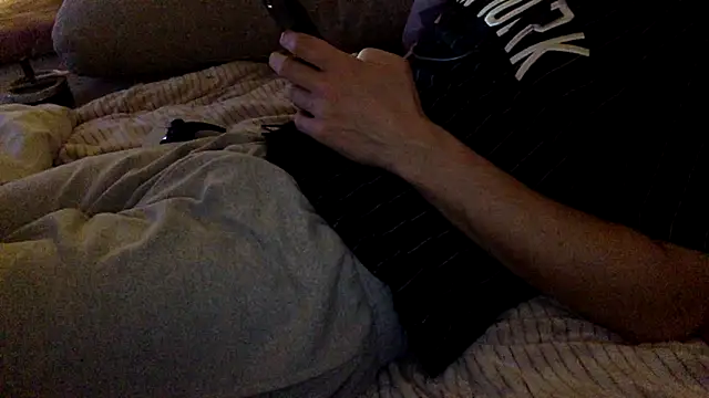 Snapshot of Breezydicksn chatting on October 29, 2025, 5:14 pm Breezydicksn online show from October 29, 2025, 5:14 pm