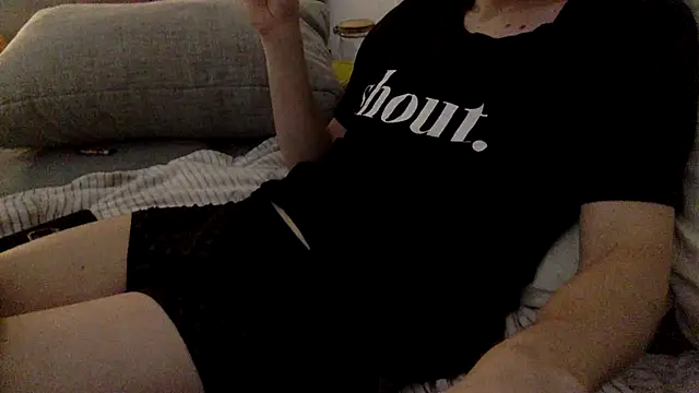 Snapshot of Breezydicksn chatting on November 5, 2025, 5:13 pm Breezydicksn online show from November 5, 2025, 5:13 pm