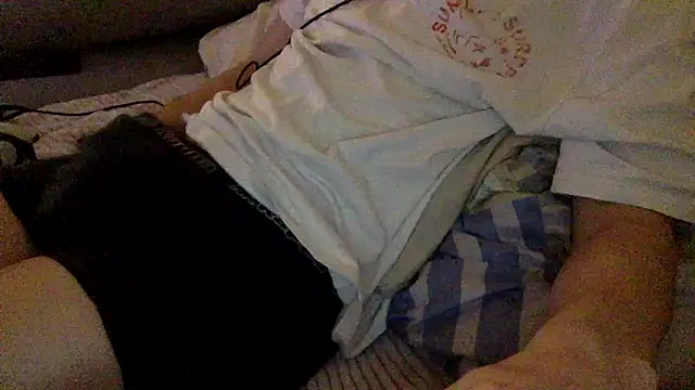 Snapshot of Breezydicksn chatting on November 21, 2025, 7:45 pm Breezydicksn online show from November 21, 2025, 7:45 pm