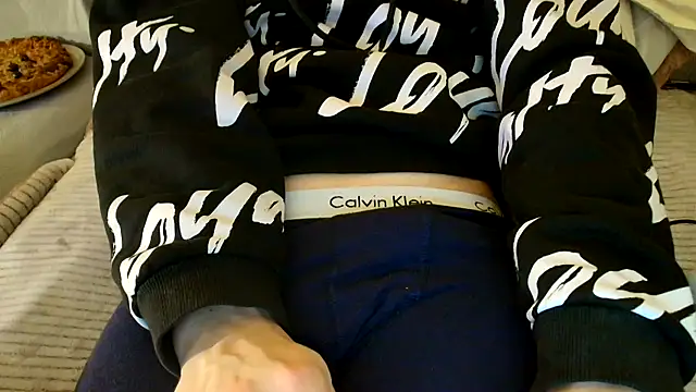 Snapshot of Breezydicksn chatting on December 1, 2025, 10:04 pm Breezydicksn online show from December 1, 2025, 10:04 pm