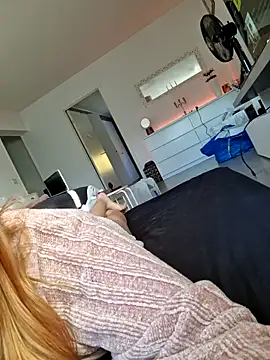 NibbleSweetie online show from October 11, 2025, 1:20 pm