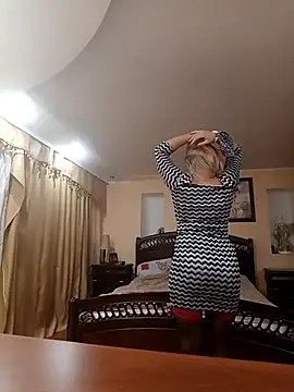 Crystal00Girl online show from October 21, 2025, 8:42 pm