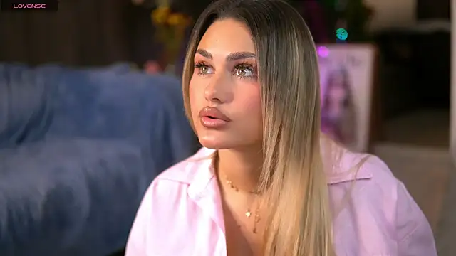 KayaAzur online show from November 6, 2025, 5:30 am