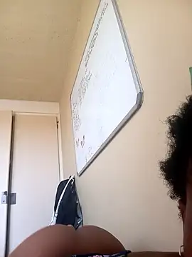 Snapshot of Freakysluttt chatting on September 22, 2025, 11:01 am Freakysluttt online show from September 22, 2025, 11:01 am