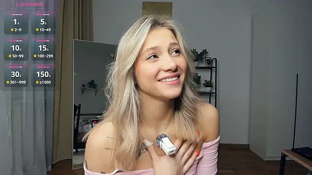 Snapshot of FaaBinaa chatting on December 18, 2025, 7:36 am FaaBinaa online show from December 18, 2025, 7:36 am