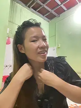 QueenLink online show from October 15, 2025, 4:29 pm