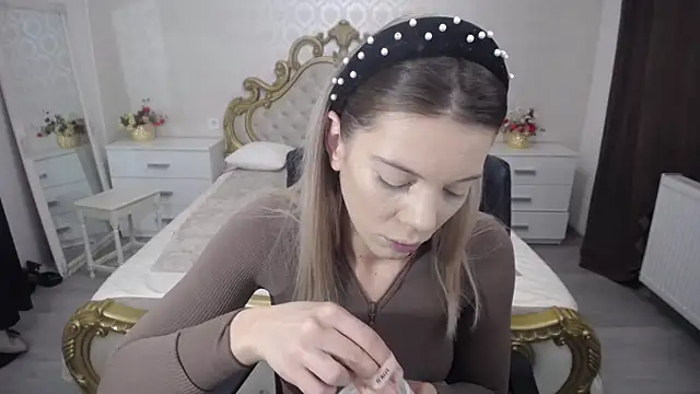 Snapshot of AmberTop chatting on October 6, 2025, 6:22 am AmberTop online show from October 6, 2025, 6:22 am