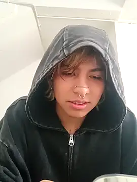 OliIverr22 online show from September 15, 2025, 4:07 pm