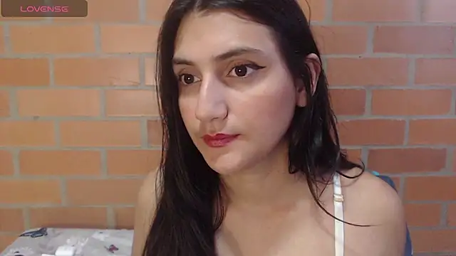 Snapshot of Montserrat_Jay chatting on April 18, 2026, 3:05 pm Montserrat Jay online show from April 18, 2026, 3:05 pm