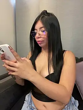 Snapshot of Maddy_Piink chatting on September 17, 2025, 9:38 pm Maddy Piink online show from September 17, 2025, 9:38 pm