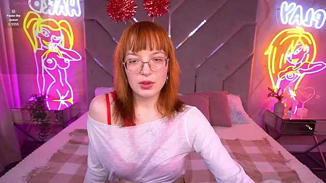 Snapshot of Pixie_Peachh chatting on December 19, 2025, 2:46 pm Pixie Peachh online show from December 19, 2025, 2:46 pm