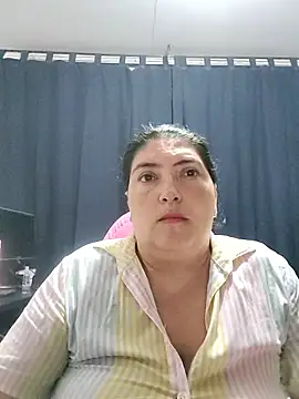 Snapshot of lina_maria99 chatting on October 16, 2025, 11:17 pm lina maria99 online show from October 16, 2025, 11:17 pm