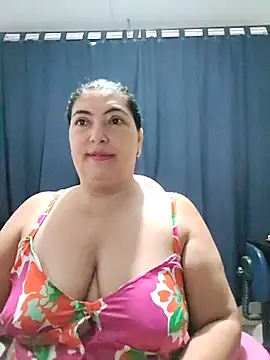 Snapshot of lina_maria99 chatting on October 27, 2025, 12:26 am lina maria99 online show from October 27, 2025, 12:26 am