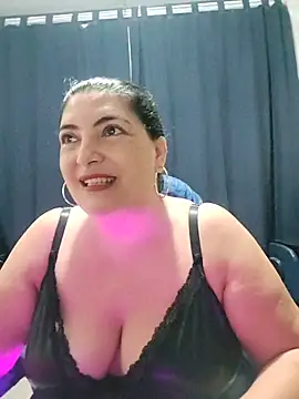 Snapshot of lina_maria99 chatting on November 10, 2025, 8:35 am lina maria99 online show from November 10, 2025, 8:35 am