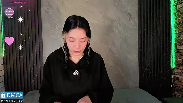 Snapshot of stepha__ chatting on December 15, 2025, 12:09 pm stepha online show from December 15, 2025, 12:09 pm