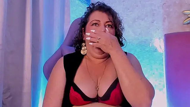 PalomaLombardi online show from November 19, 2025, 8:09 pm