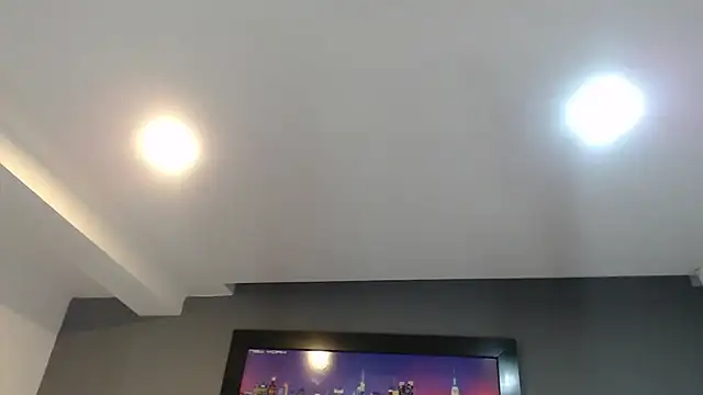 Snapshot of CharlotteCottin chatting on December 18, 2025, 11:16 am CharlotteCottin online show from December 18, 2025, 11:16 am