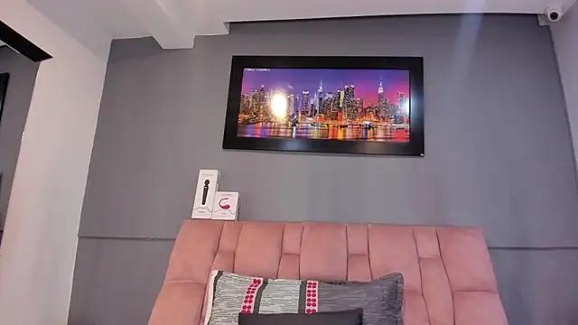 Snapshot of CharlotteCottin chatting on March 10, 2026, 11:37 am CharlotteCottin online show from March 10, 2026, 11:37 am