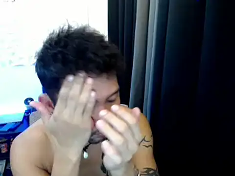 Snapshot of Thefriskyasian chatting on October 1, 2025, 1:00 am Thefriskyasian online show from October 1, 2025, 1:00 am