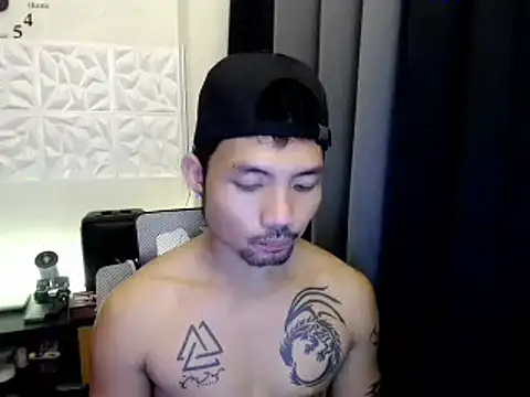 Snapshot of Thefriskyasian chatting on October 2, 2025, 3:19 pm Thefriskyasian online show from October 2, 2025, 3:19 pm