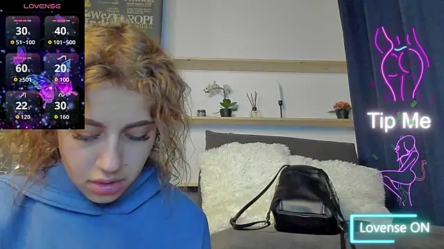 MaddieRay online show from September 24, 2025, 7:28 pm