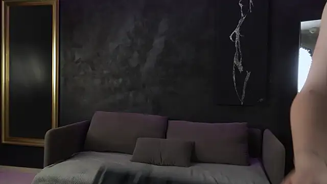 PeachyPixiee online show from February 24, 2026, 7:06 am