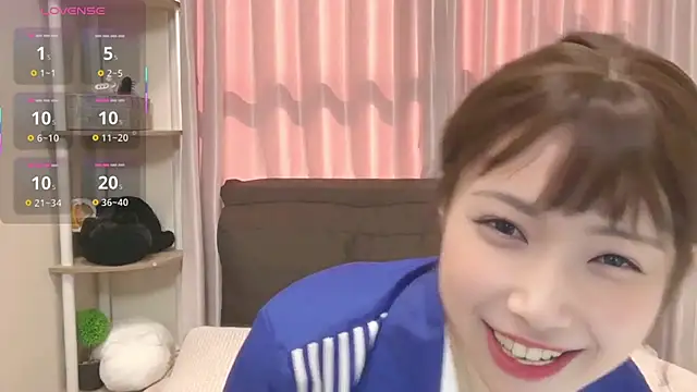 Snapshot of Ruu-chaaan chatting on October 23, 2025, 4:01 am Ruu-chaaan online show from October 23, 2025, 4:01 am