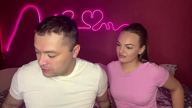 deeplookscouple online show from September 30, 2025, 5:12 am
