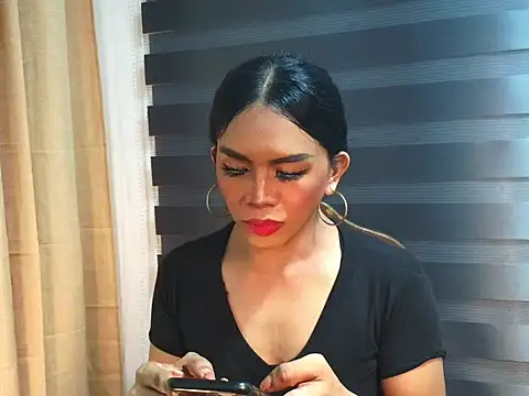  karie online show from November 8, 2025, 2:39 pm