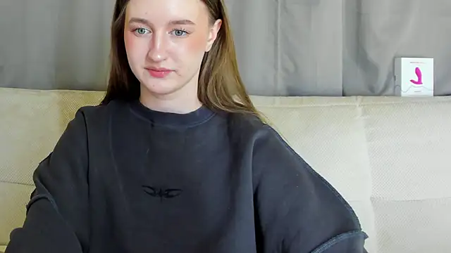 Snapshot of MissFoxy_Ti chatting on December 5, 2025, 1:25 am MissFoxy Ti online show from December 5, 2025, 1:25 am