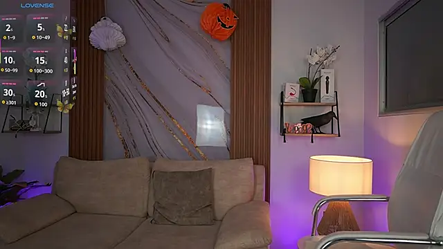 MilaCrave online show from October 21, 2025, 11:33 am