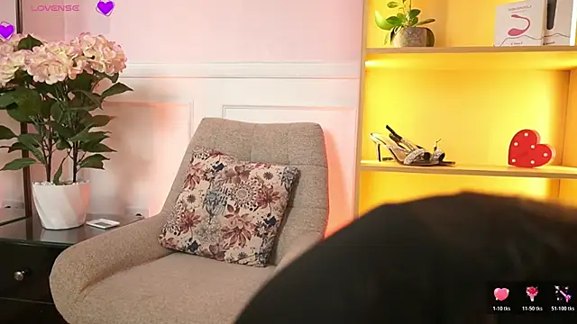 MilaCrave online show from March 27, 2026, 11:32 am