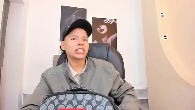 Snapshot of camillo_virgil chatting on September 9, 2025, 11:10 am camillo virgil online show from September 9, 2025, 11:10 am