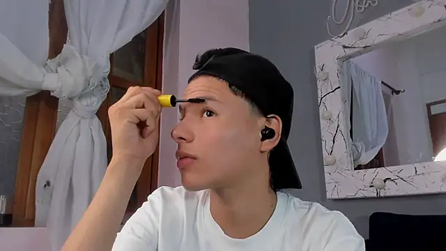 Snapshot of camillo_virgil chatting on September 10, 2025, 11:32 am camillo virgil online show from September 10, 2025, 11:32 am