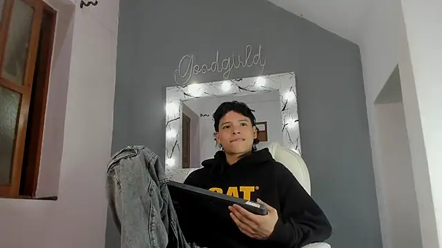 Snapshot of camillo_virgil chatting on September 23, 2025, 11:13 am camillo virgil online show from September 23, 2025, 11:13 am