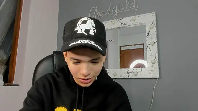 Snapshot of camillo_virgil chatting on October 6, 2025, 11:07 am camillo virgil online show from October 6, 2025, 11:07 am