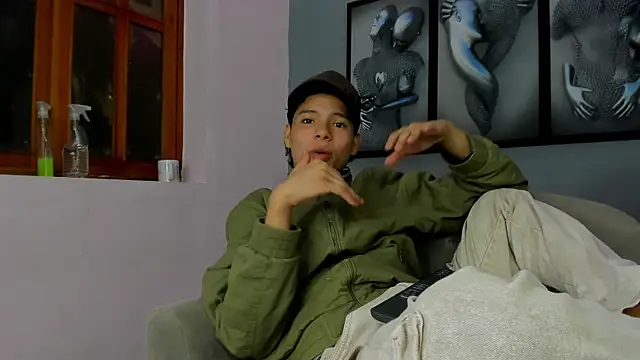 Snapshot of camillo_virgil chatting on October 12, 2025, 10:58 am camillo virgil online show from October 12, 2025, 10:58 am