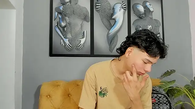 Snapshot of camillo_virgil chatting on October 27, 2025, 11:14 am camillo virgil online show from October 27, 2025, 11:14 am