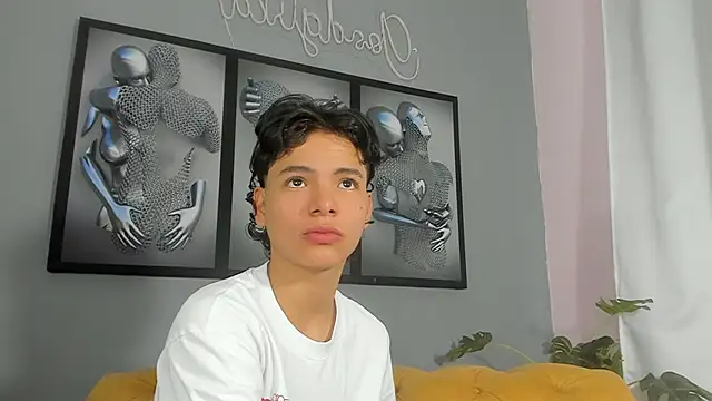 Snapshot of camillo_virgil chatting on November 1, 2025, 10:50 am camillo virgil online show from November 1, 2025, 10:50 am