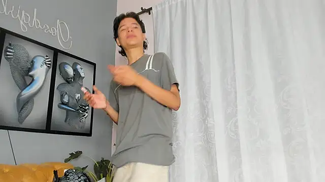 Snapshot of camillo_virgil chatting on December 2, 2025, 10:42 am camillo virgil online show from December 2, 2025, 10:42 am